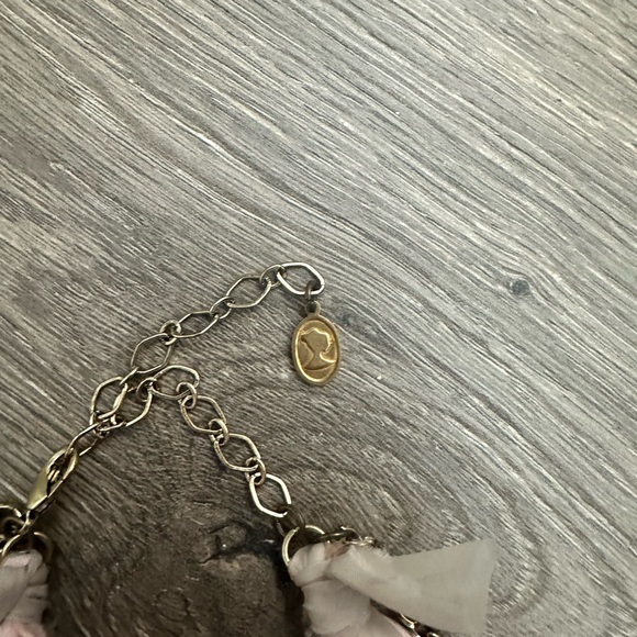 NWT Free People & Ariana Ost River Layer Necklace in Gold and Cream - Picture 11 of 12